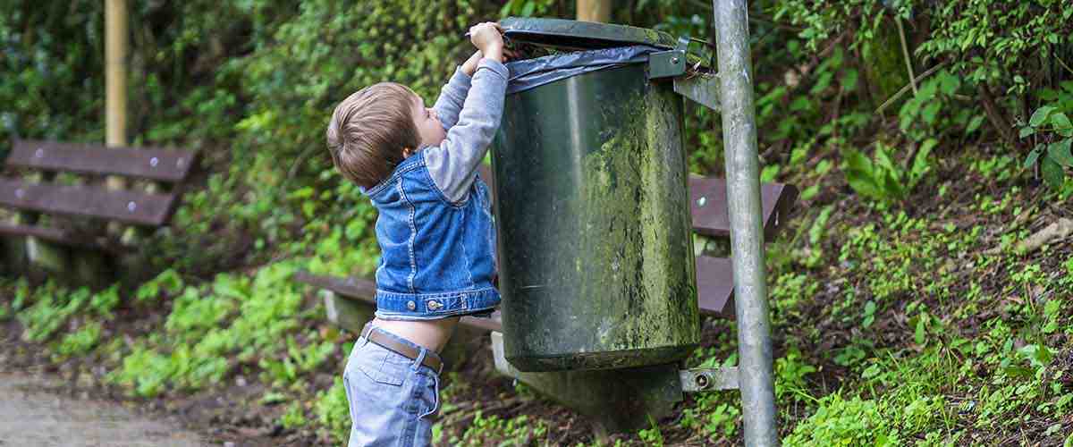 Wrapper in trash 1200